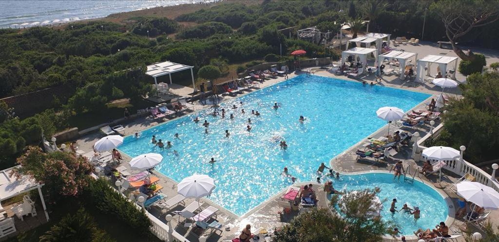 Domizia Palace Hotel Baia Domizia Esterno foto