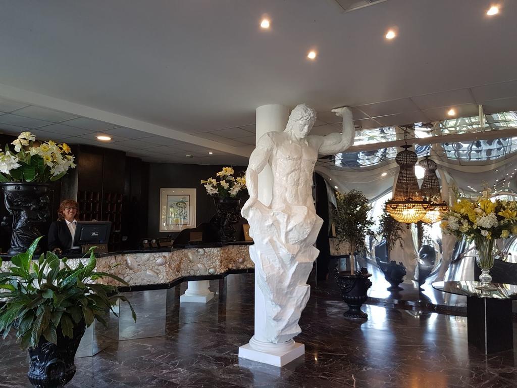 Domizia Palace Hotel Baia Domizia Esterno foto