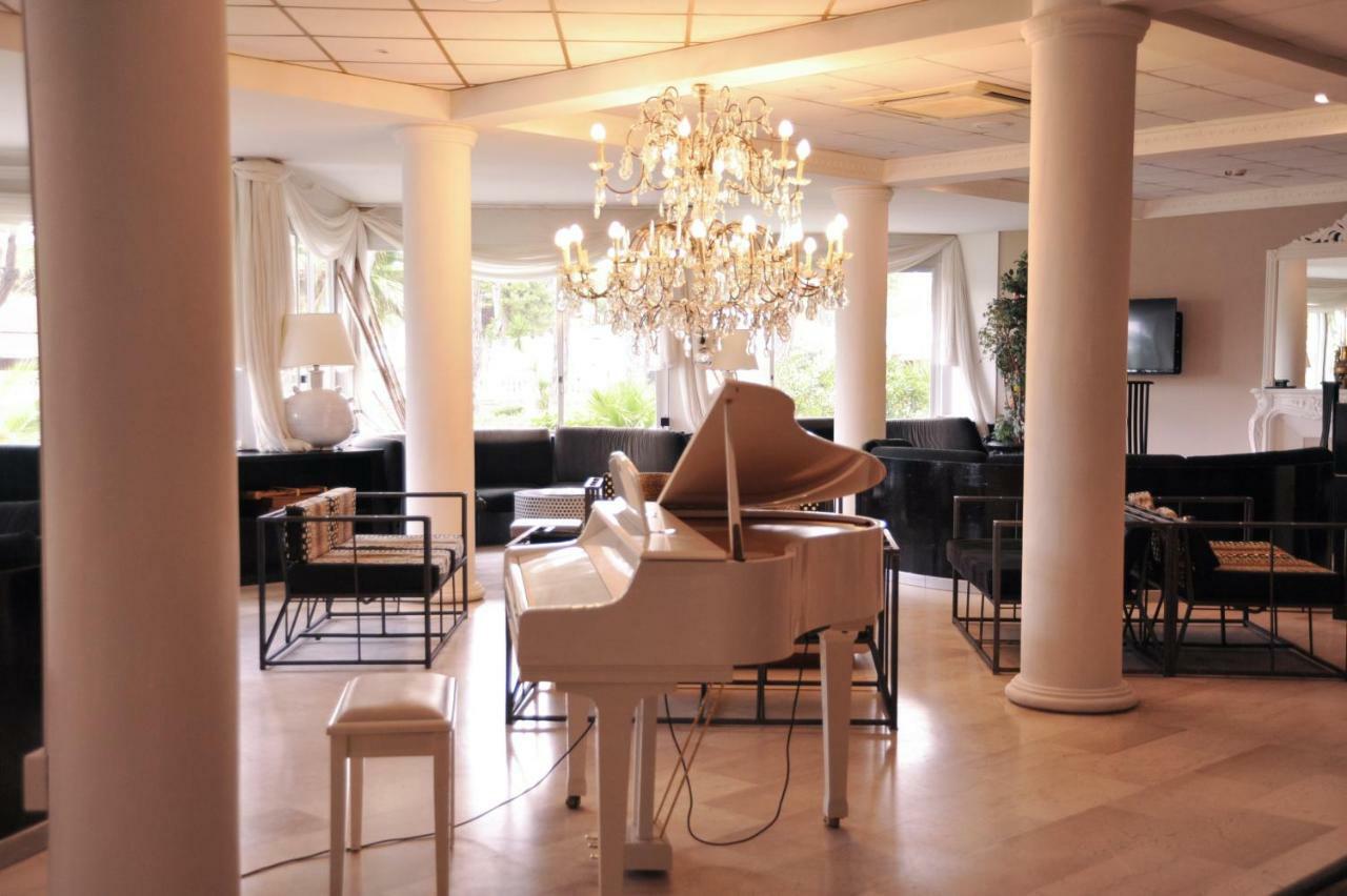 Domizia Palace Hotel Baia Domizia Esterno foto